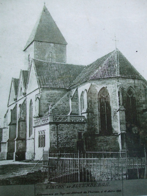 Altenberger Kirche vor dem Abriss des Glockenturms im Jahr 1832